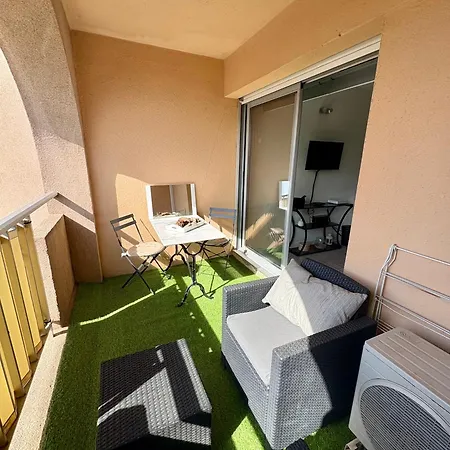 Sejour Au Port Apartment *